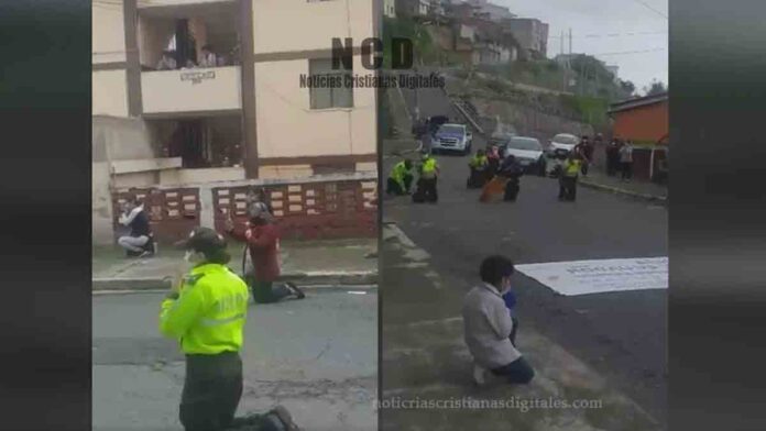 Policías claman a Dios en las calles de Ecuador      