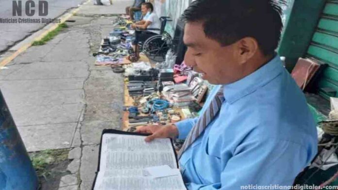 Un hombre llamado Carlos Humberto Agustín agradeció a Dios por haberlo sacado del mundo de las drogas y de la cárcel.